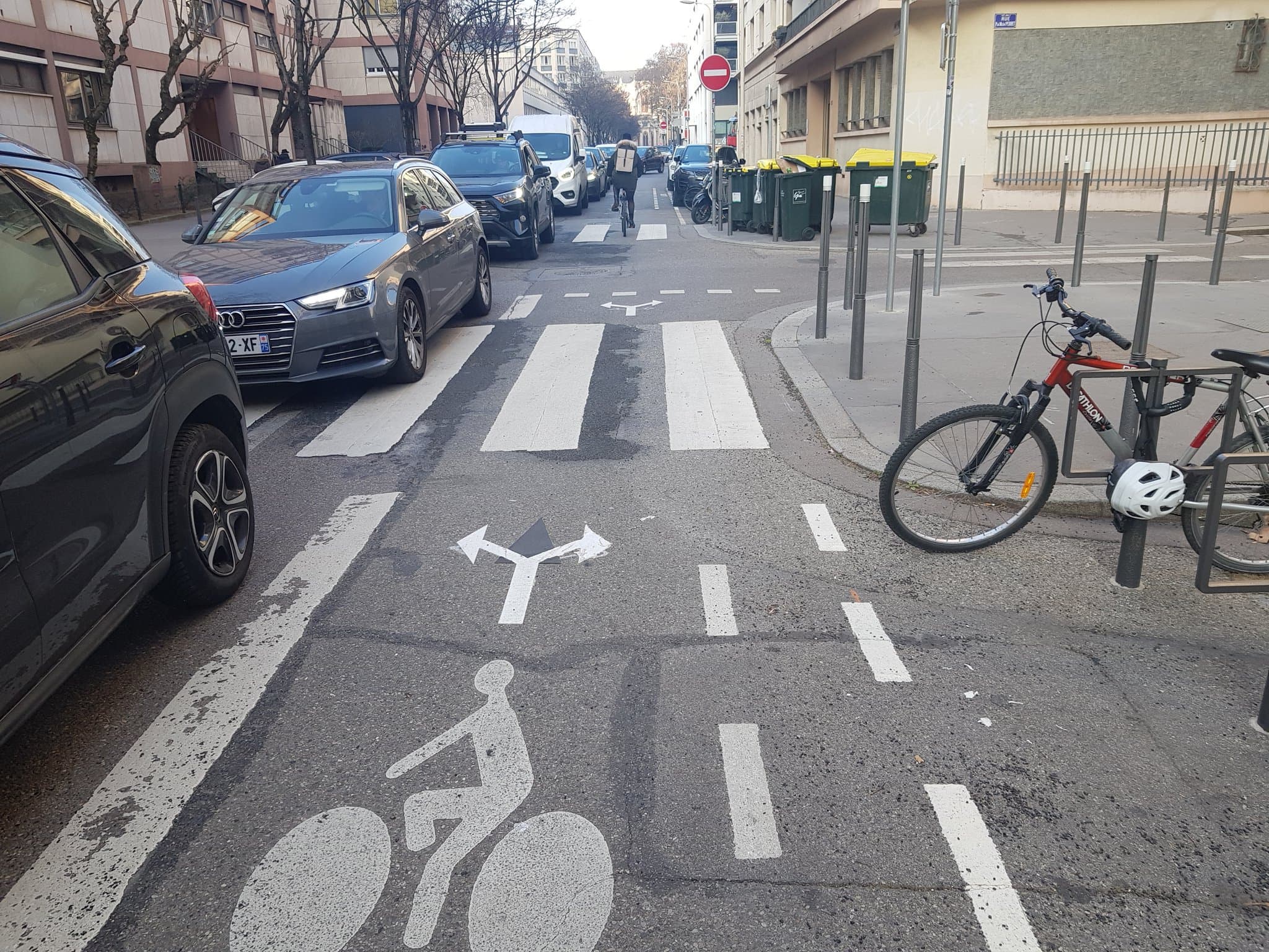 Interruption du double-sens cyclable rue Montgolfier